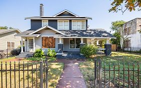 Luxurious 3 Bedroom Near Downtown And Convention Center